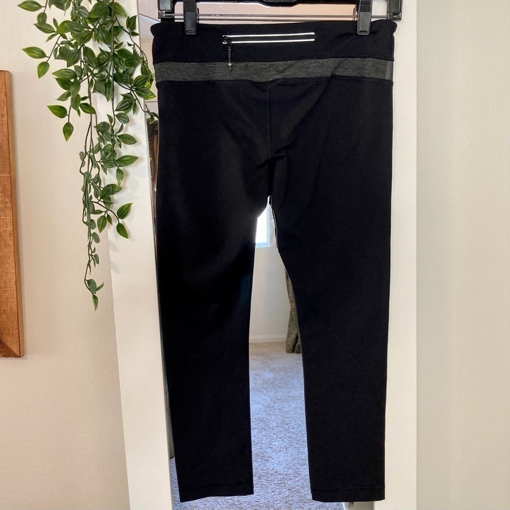 𝅺crop workout leggings black with grey waist band